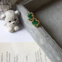 گوشواره ونکلیف در رنگ های متنوع