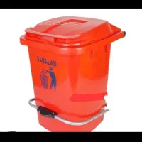 تعدادی سطل پدال دار سایز متوسط
