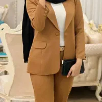 کت وشلوار و کفش