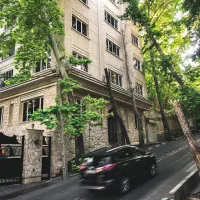 اپارتمان-55-متری-2خواب-کلیدنخورده-سالن-پرده-خور