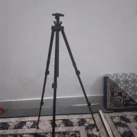 سه پایه دوربین کاملا تمیز و سالم