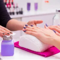 دستیار ناخنکار هستم