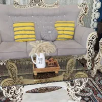 مبل سالم و تمیز به همراه میز ناهارخوری