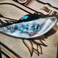 یک جفت چراغ جلو ۲۰۶