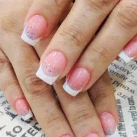 کاشت و ترمیم ناخن