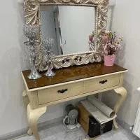آیینه و کنسول