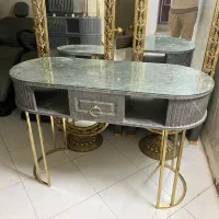 میز ناخن آرایشگاه