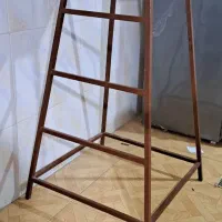 چهارپایه فلزی