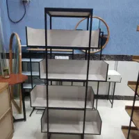 کتابخانه و استند دکوراتیو