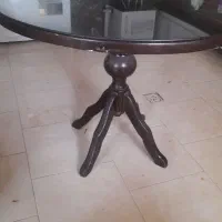 میز ناهار خوری در حد نو کمی زدگی دارد