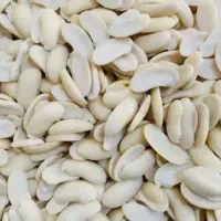 باقالی پاک شده و سبزی و پیاز