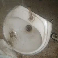 روشویی بزرگ تمیز