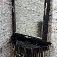 میز و اینه