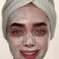 پاکسازی و فشیال پوست صورت
