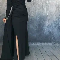 مُدل خانم برای عَکاسی مزون