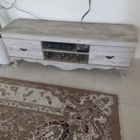 میز تلویزیون به دلیل جابه جایی