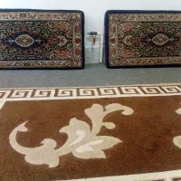 دوعددپشتی دیواری و۱عددگلیم سالم