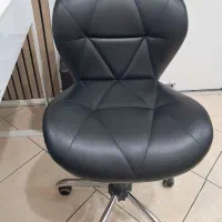 میز ناخن و صندلی