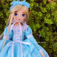 عروسک پارچه ای پرنسسی با لباس مخمل