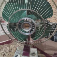 پنکه زمینی فلزی قدیمی و سنگین
