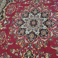 دو عدد فرش ۱۲ متری و ۶ متری