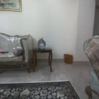 نظافت ساختمان درو پنجره با دستمال