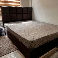 تخت دو نفره کاملا نو بدون تشک