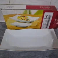 تعدای ظرف و لیوان