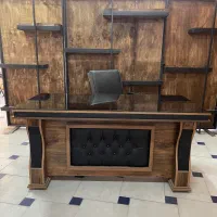 تعدادی میز صندلی اداری
