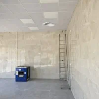 مغازه ابتدای خیابان ابولی
