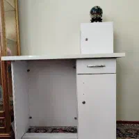 میز لپ تاپ و کمد کوچک