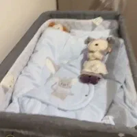 تخت کنارمادرvira