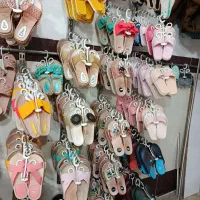 فروش یکجای ۵۰۰ جفت دمپایی و پاپوش نو