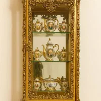 تلفن‌رومیزی وحر اجی اثاث خانه