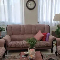 مبل راحتی و میز ناهار خوری