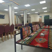 فروشنده وصندوقدار رستوران