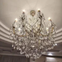 یک جفت لوستر کریستال