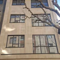 مستغلات 300متر زیربنا در3طبقه.قابل سکونت.اداری