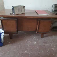 میز مدیریت و صندلی
