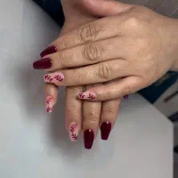 خدمات کاشت ناخن
