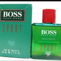 مجسمه قدیمی و شیشه عطر ادکلن خالی