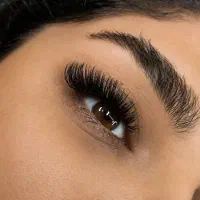 کاشت و اکستنشن مژه ،لیفت و لمینیت مژه و ابرو
