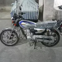 موتور سیکلت ۲۰۰ کبیر  نقره‌ای متالیک