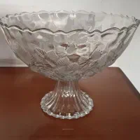 ظرف پایه دار
