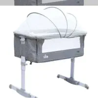 تخت کنار مادر ویرا