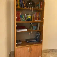 کتابخانه / کمد ویترینی شیشه‌ای سالم
