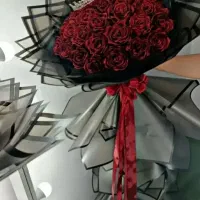 دسته گل و باکس گل روبانی