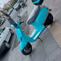 نامی طرح وسپا عروسک