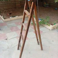 چهارپایه تاشو