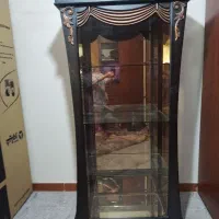 ویترین شیشه ای